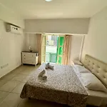 Private In Shared Flat Accommodatie bij particulieren Nicosia