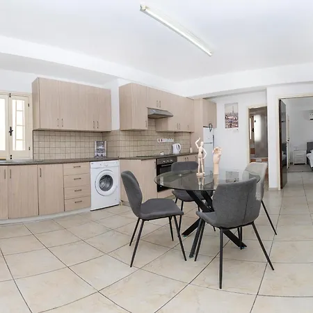 Private In Shared Flat Privatunterkunft Nikosia