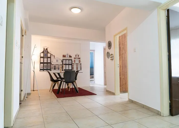 Private In Shared Flat منزل للإقامة