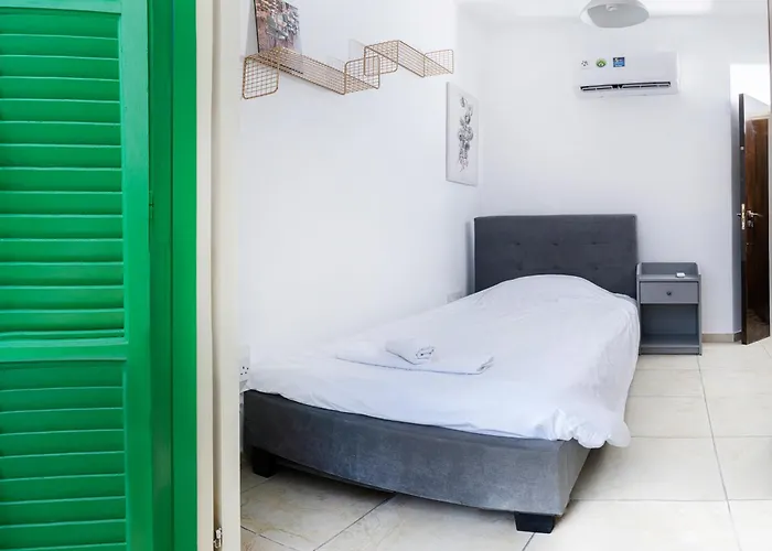 Private In Shared Flat * Nicosia