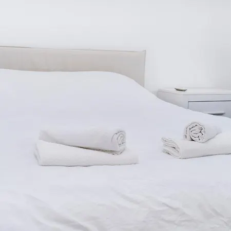 Проживание в семье Private In Shared Flat *